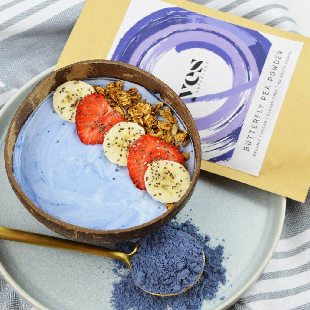 SUPERFOOD YOGURT WITH GRANOLA AND FRUITS - Yes Superfood