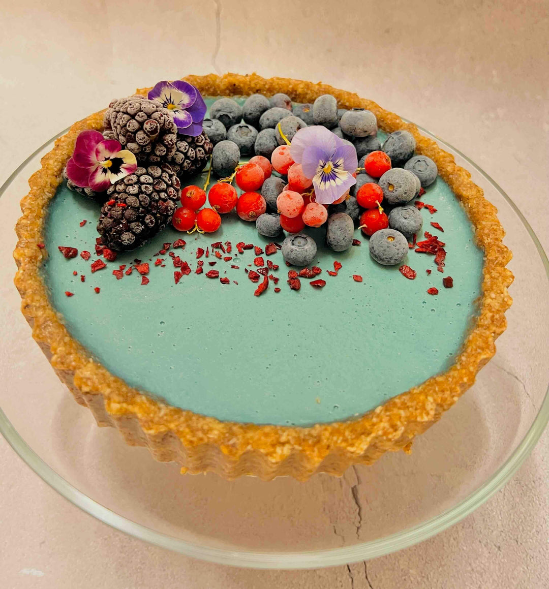 Blue Spirulina Powder natural blue food coloring powder for smoothies, desserts and lattes.